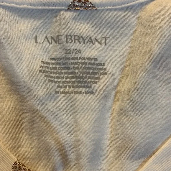 Bundle of two tops One is New and the other in great condition - Picture 3 of 9